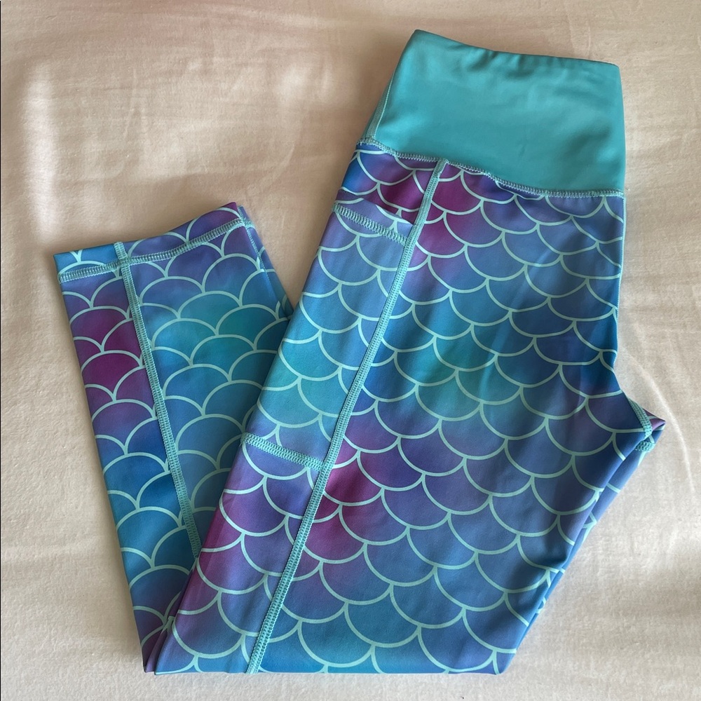 XS capri Mermaid CVG leggings